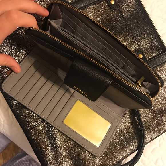 Black Metallic Fossil Bag & Wristlet to Match!!!!! - Picture 6 of 6